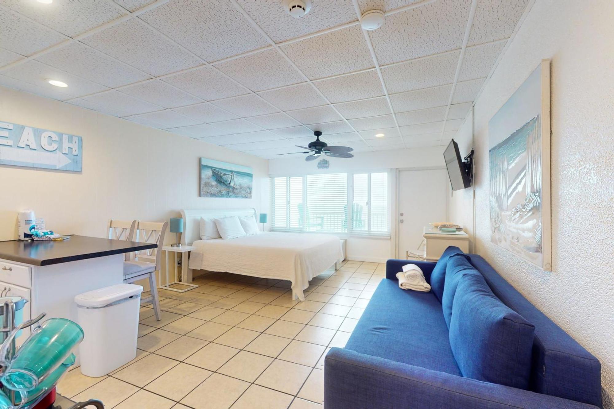 Continental Condominiums Panama City Beach Room photo